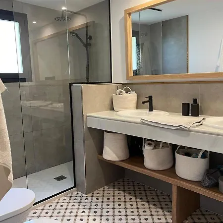Elviria Luxe -